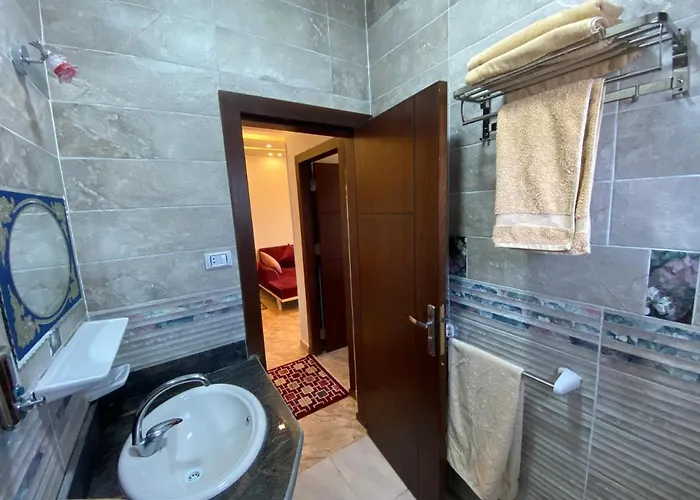Apartmanhotel Charbel Gurdaka